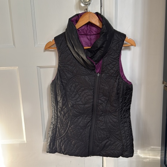 Reversible Lululemon Vest - Picture 5 of 8